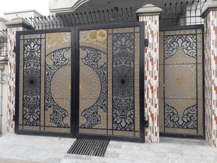 Islamic Geometric Gate by Markaz Al Noor Makkah